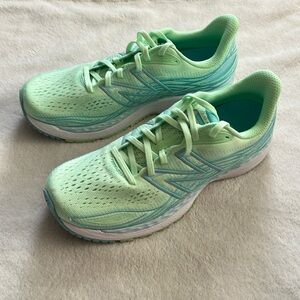 Women’s New Balance 860 v 12